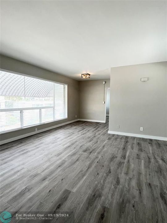 For Rent: $2,700 (2 beds, 2 baths, 980 Square Feet)