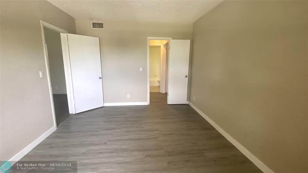 For Rent: $1,650 (1 beds, 1 baths, 710 Square Feet)