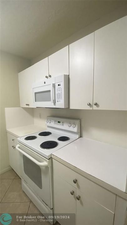 For Rent: $1,650 (1 beds, 1 baths, 710 Square Feet)