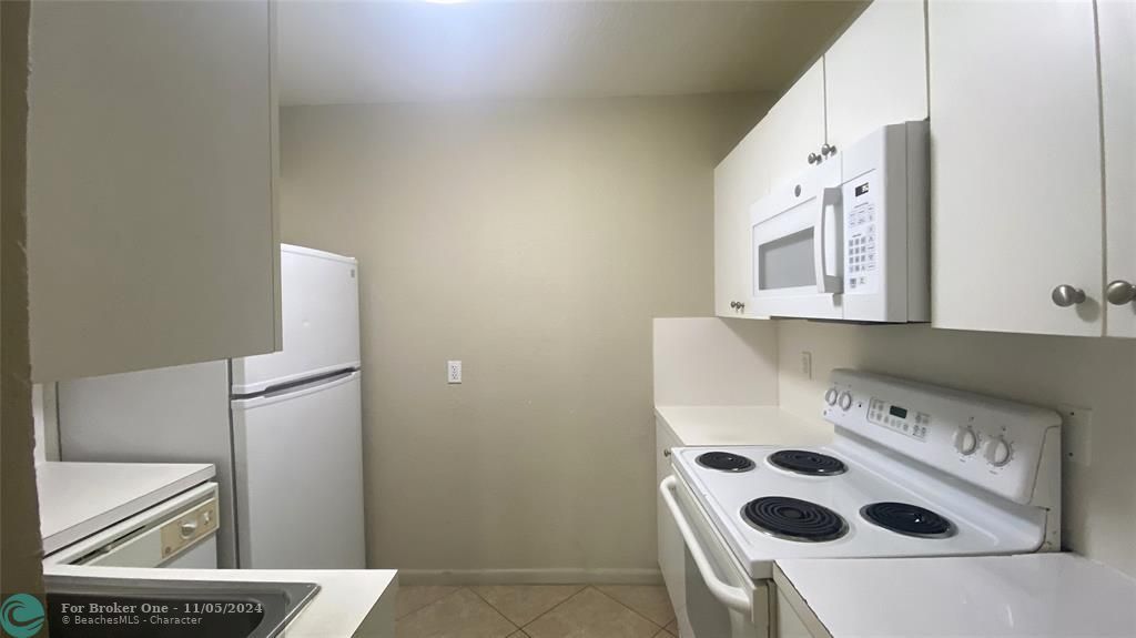 For Rent: $1,650 (1 beds, 1 baths, 710 Square Feet)