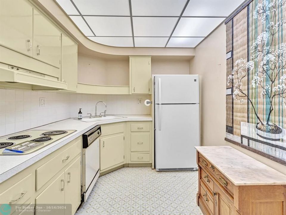 For Sale: $389,000 (2 beds, 2 baths, 1120 Square Feet)