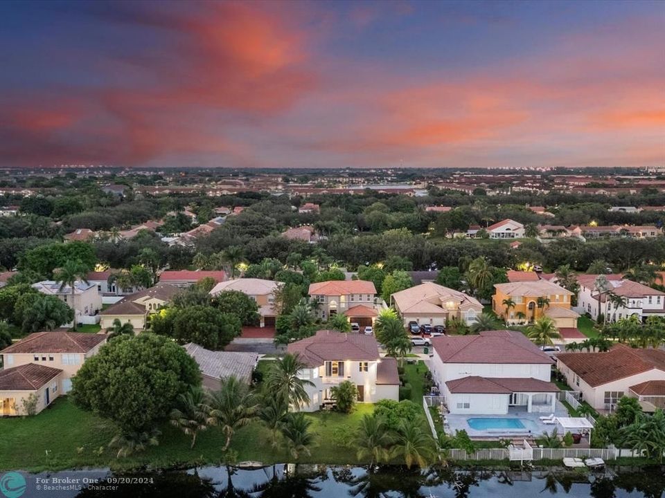 For Sale: $939,000 (4 beds, 3 baths, 3098 Square Feet)