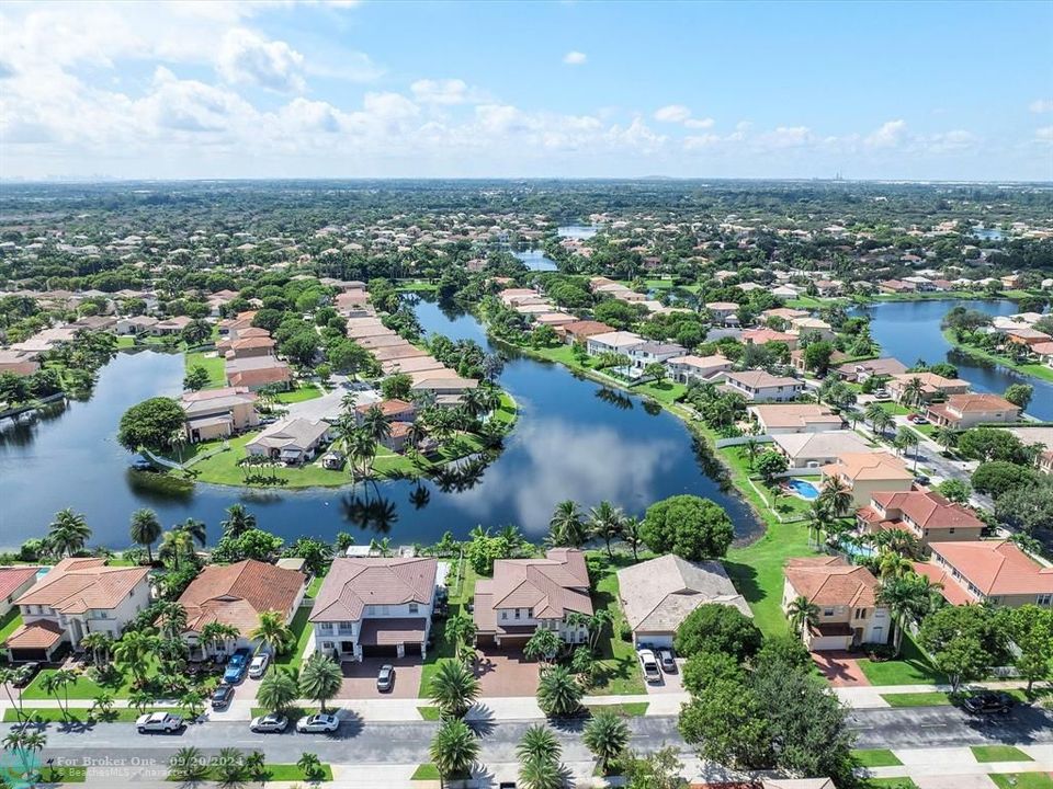 For Sale: $939,000 (4 beds, 3 baths, 3098 Square Feet)