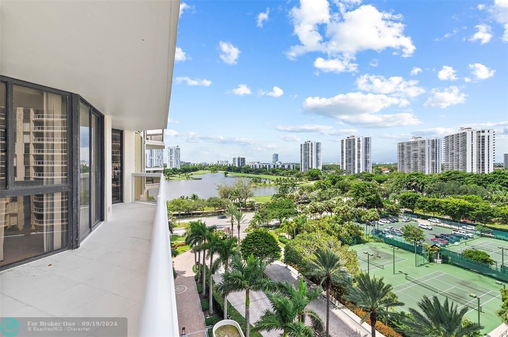 For Sale: $999,000 (3 beds, 2 baths, 3010 Square Feet)