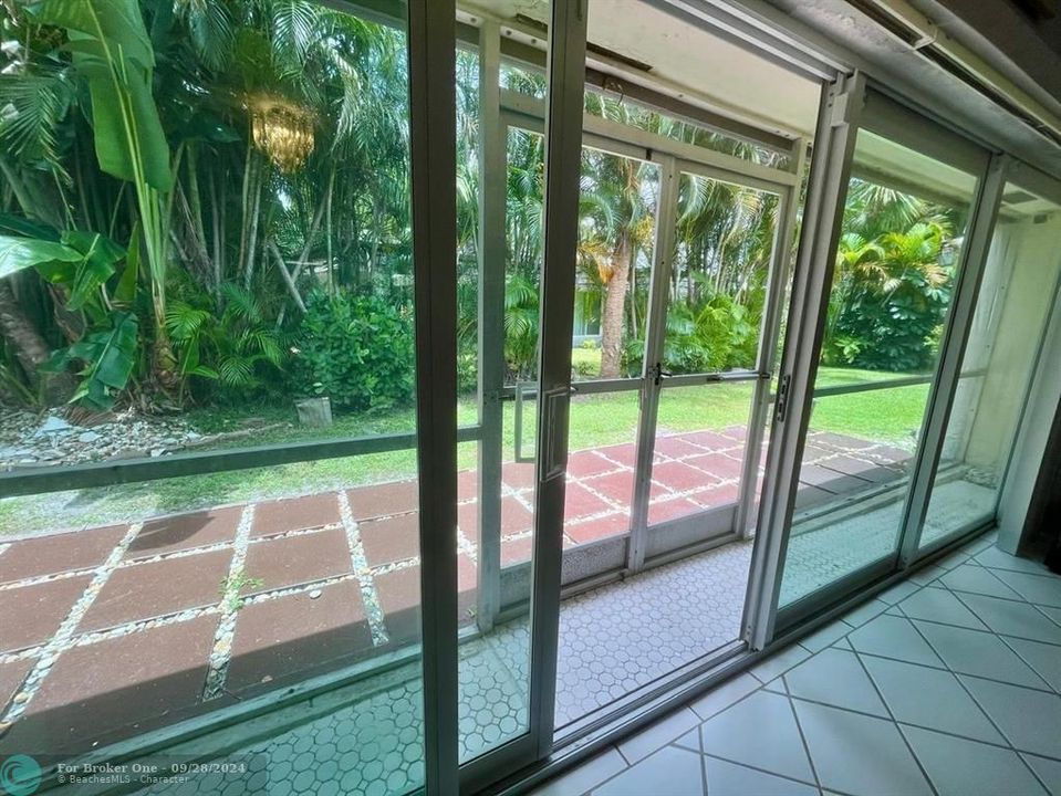 En Venta: $545,000 (2 camas, 2 baños, 2185 Pies cuadrados)