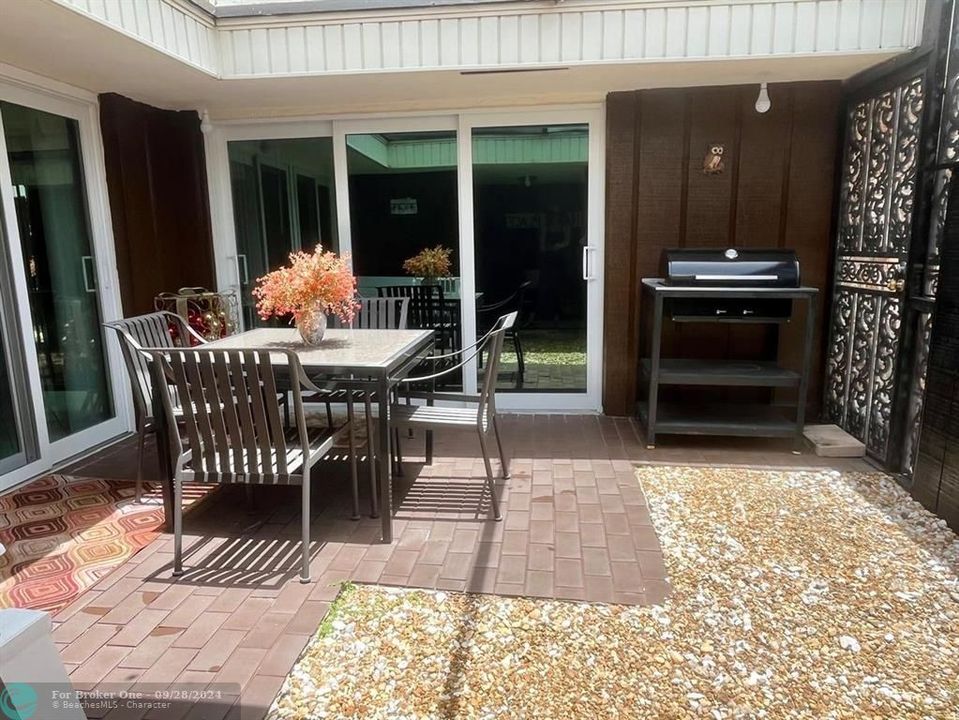 En Venta: $545,000 (2 camas, 2 baños, 2185 Pies cuadrados)