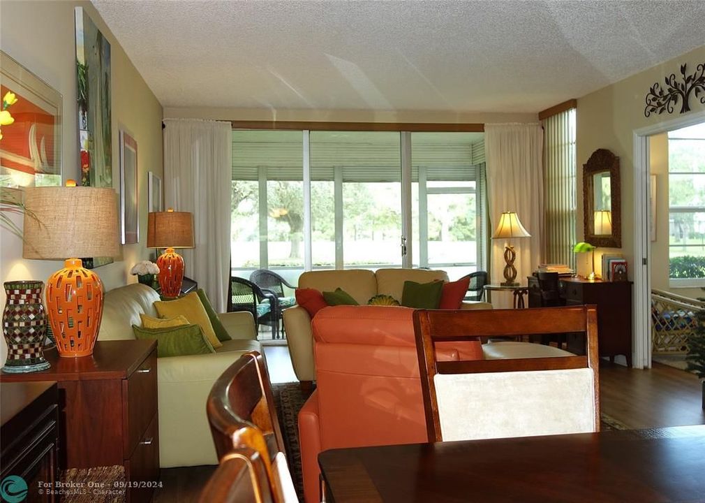 For Sale: $249,500 (2 beds, 2 baths, 1260 Square Feet)