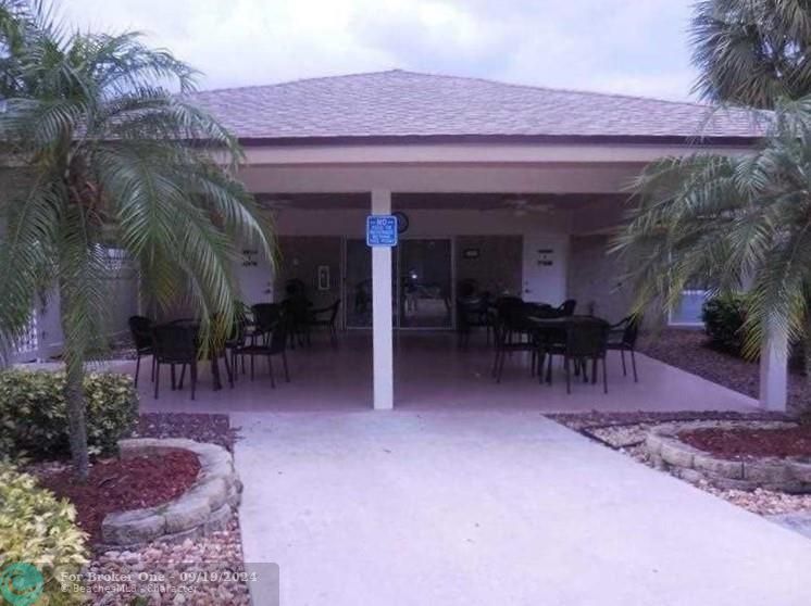 For Sale: $249,500 (2 beds, 2 baths, 1260 Square Feet)