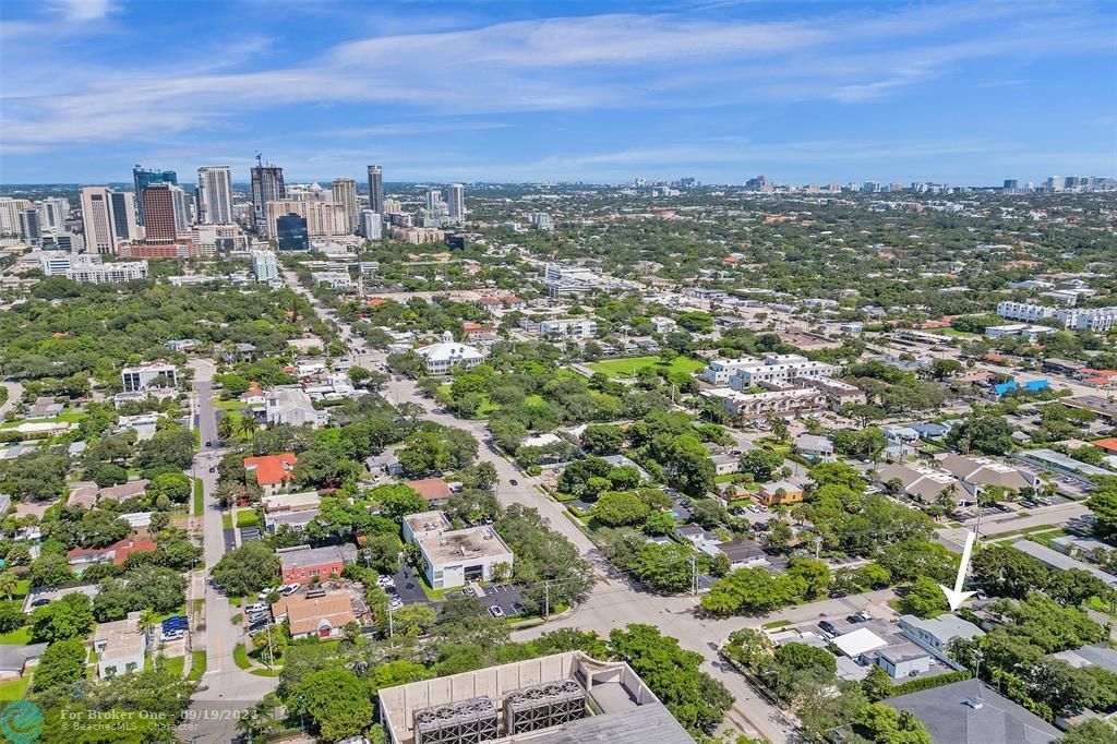 For Sale: $699,999 (3 beds, 2 baths, 1327 Square Feet)