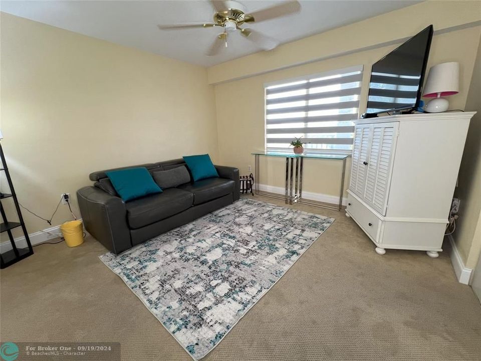 For Sale: $372,500 (2 beds, 2 baths, 1533 Square Feet)