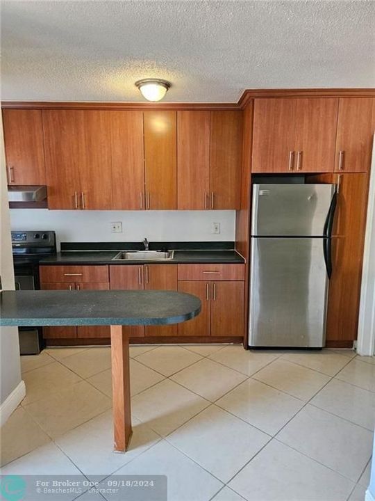 For Rent: $1,700 (1 beds, 1 baths, 412 Square Feet)