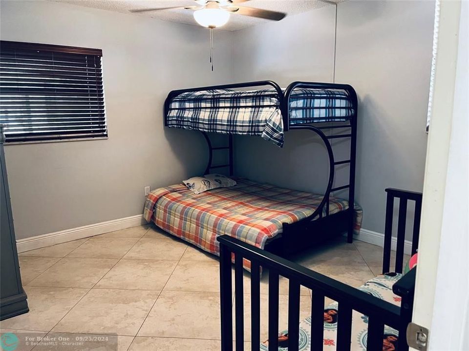 For Rent: $1,925 (2 beds, 2 baths, 1000 Square Feet)