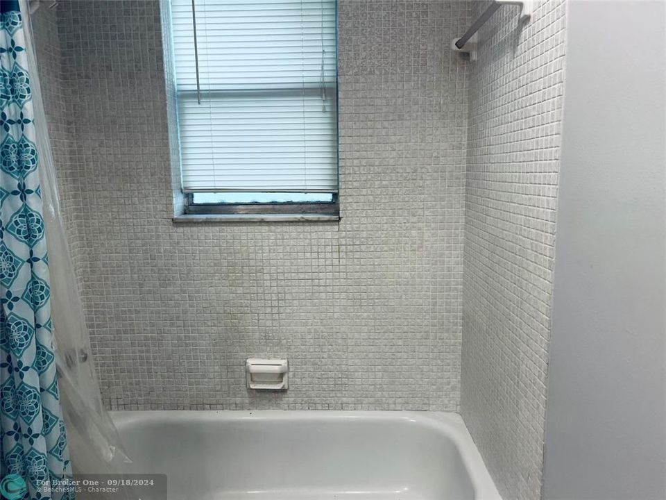 For Rent: $1,925 (2 beds, 2 baths, 1000 Square Feet)