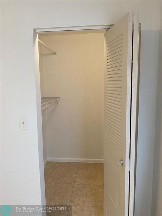 For Rent: $1,600 (1 beds, 1 baths, 633 Square Feet)