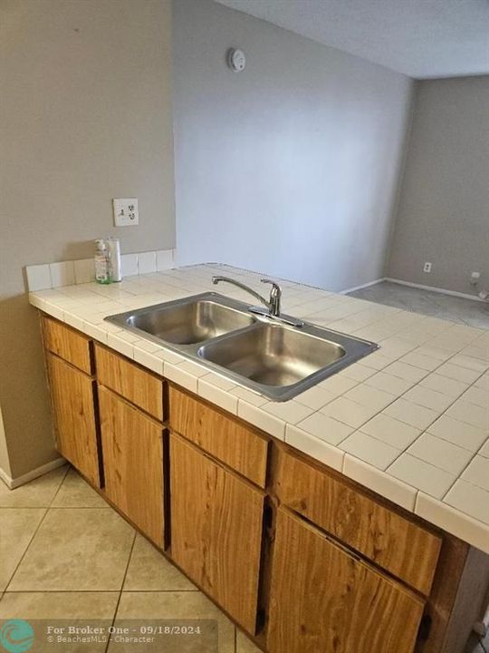 For Rent: $1,250 (1 beds, 1 baths, 468 Square Feet)