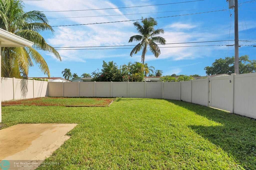 For Sale: $700,000 (3 beds, 2 baths, 1895 Square Feet)