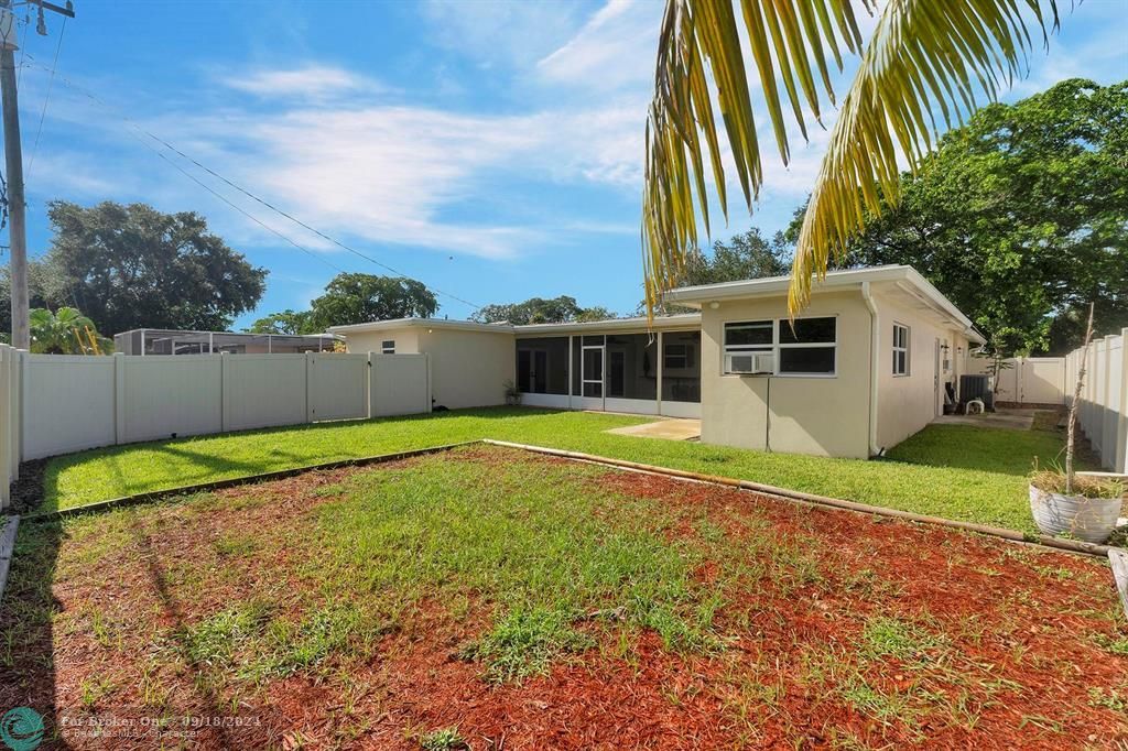 For Sale: $700,000 (3 beds, 2 baths, 1895 Square Feet)