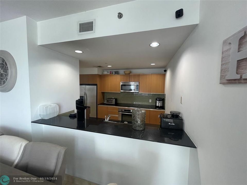 For Rent: $4,900 (2 beds, 2 baths, 1377 Square Feet)