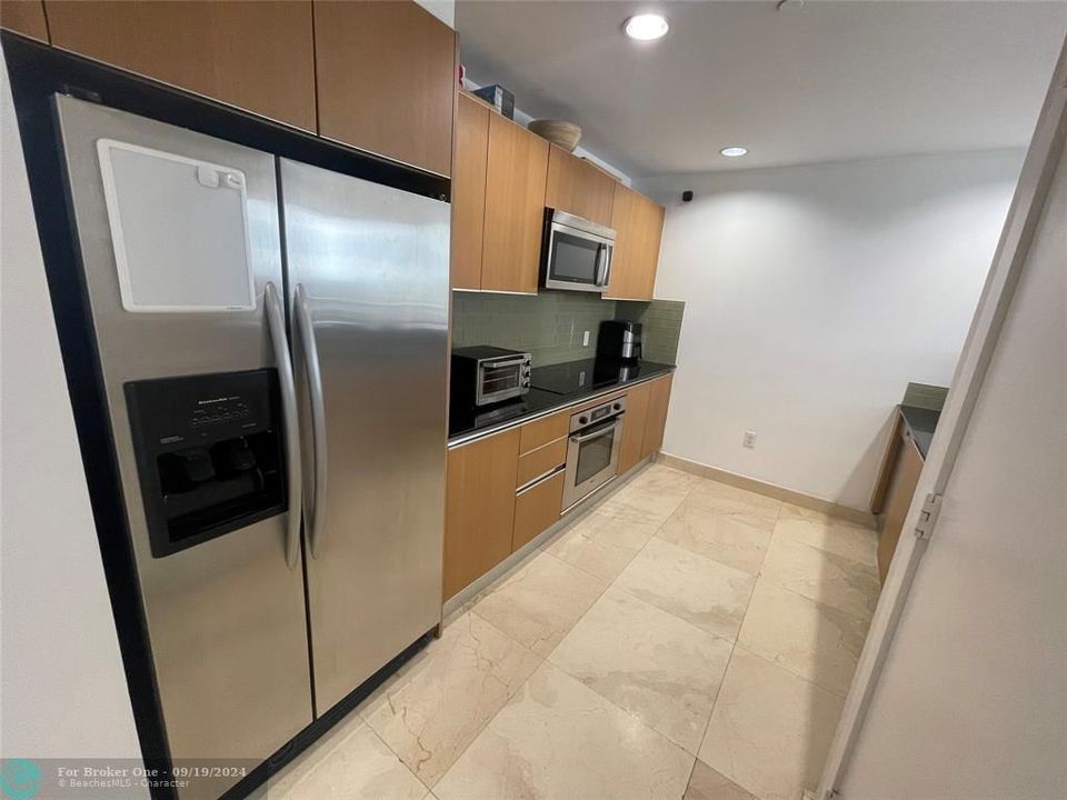 For Rent: $4,900 (2 beds, 2 baths, 1377 Square Feet)