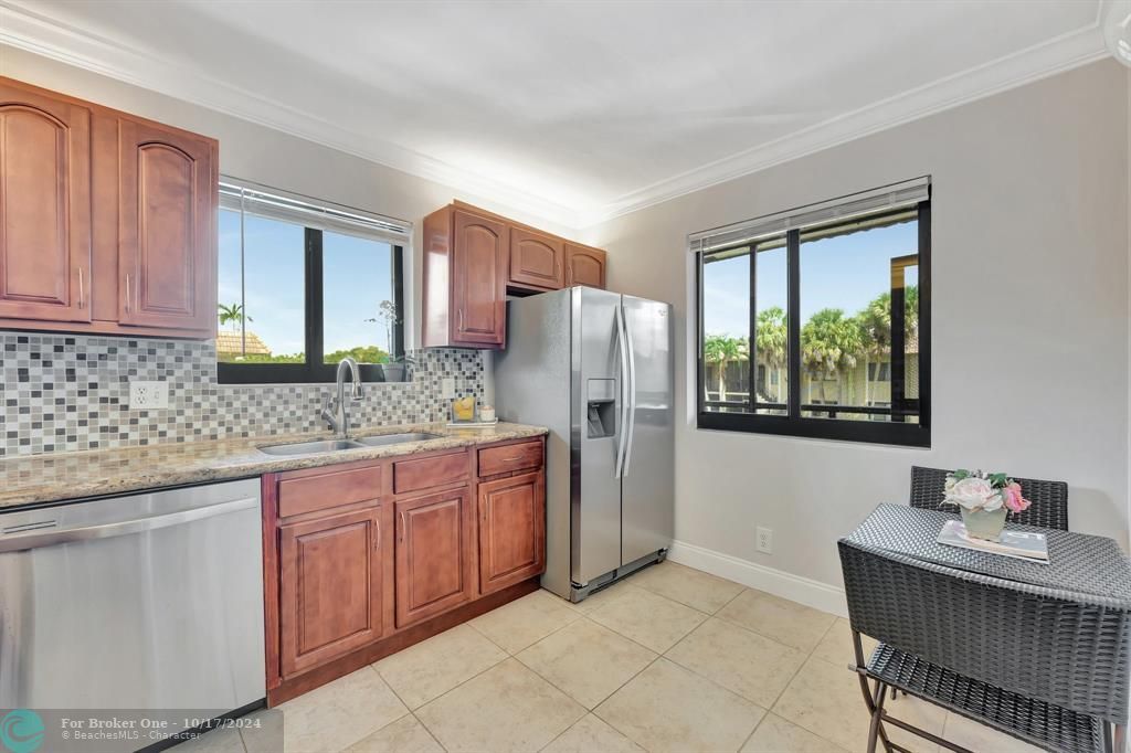 For Sale: $365,000 (2 beds, 2 baths, 1225 Square Feet)