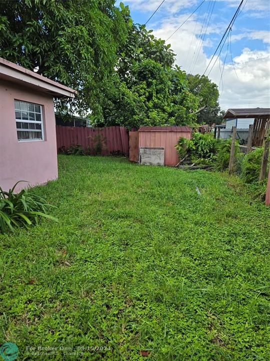 For Sale: $445,000 (3 beds, 2 baths, 1976 Square Feet)