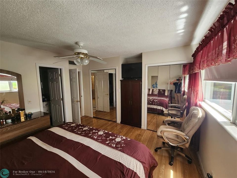 For Sale: $135,000 (2 beds, 2 baths, 944 Square Feet)