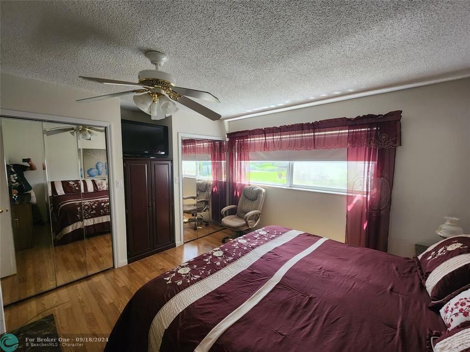 For Sale: $135,000 (2 beds, 2 baths, 944 Square Feet)