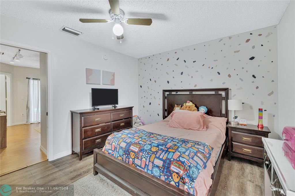 For Sale: $435,000 (3 beds, 2 baths, 1620 Square Feet)