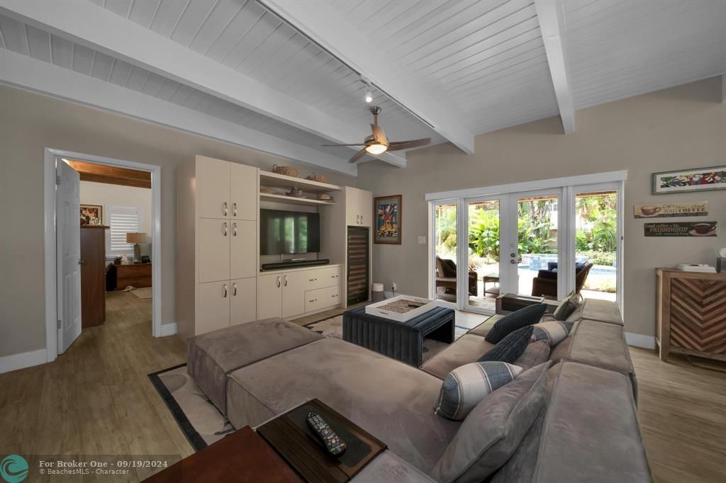 Active With Contract: $1,295,000 (3 beds, 2 baths, 2248 Square Feet)