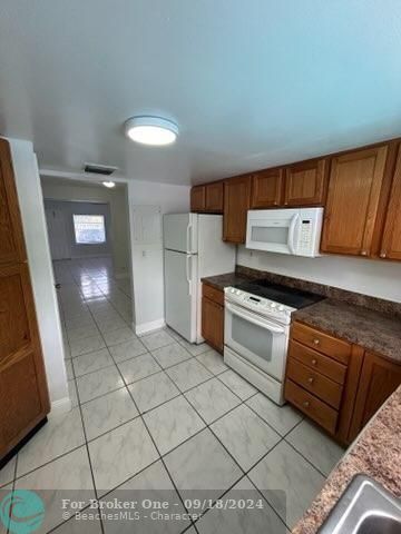 For Rent: $2,100 (2 beds, 1 baths, 1100 Square Feet)