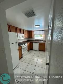 For Rent: $2,100 (2 beds, 1 baths, 1100 Square Feet)