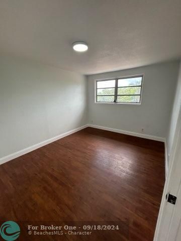 For Rent: $2,100 (2 beds, 1 baths, 1100 Square Feet)