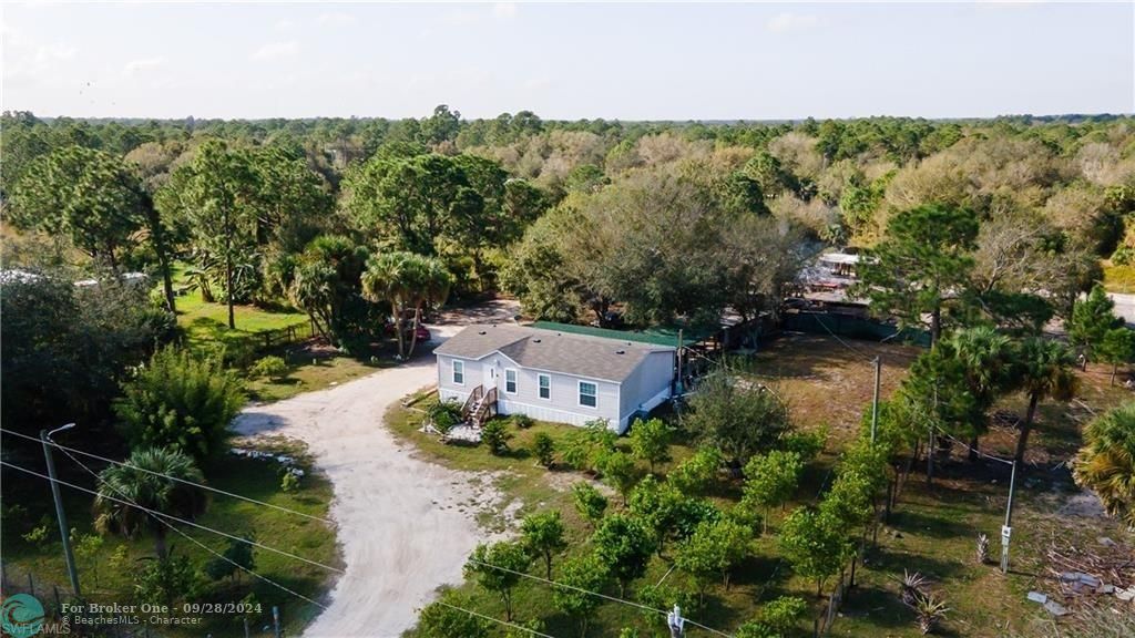 For Sale: $299,000 (3 beds, 2 baths, 1456 Square Feet)