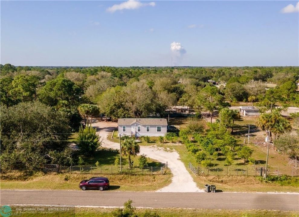 For Sale: $299,000 (3 beds, 2 baths, 1456 Square Feet)