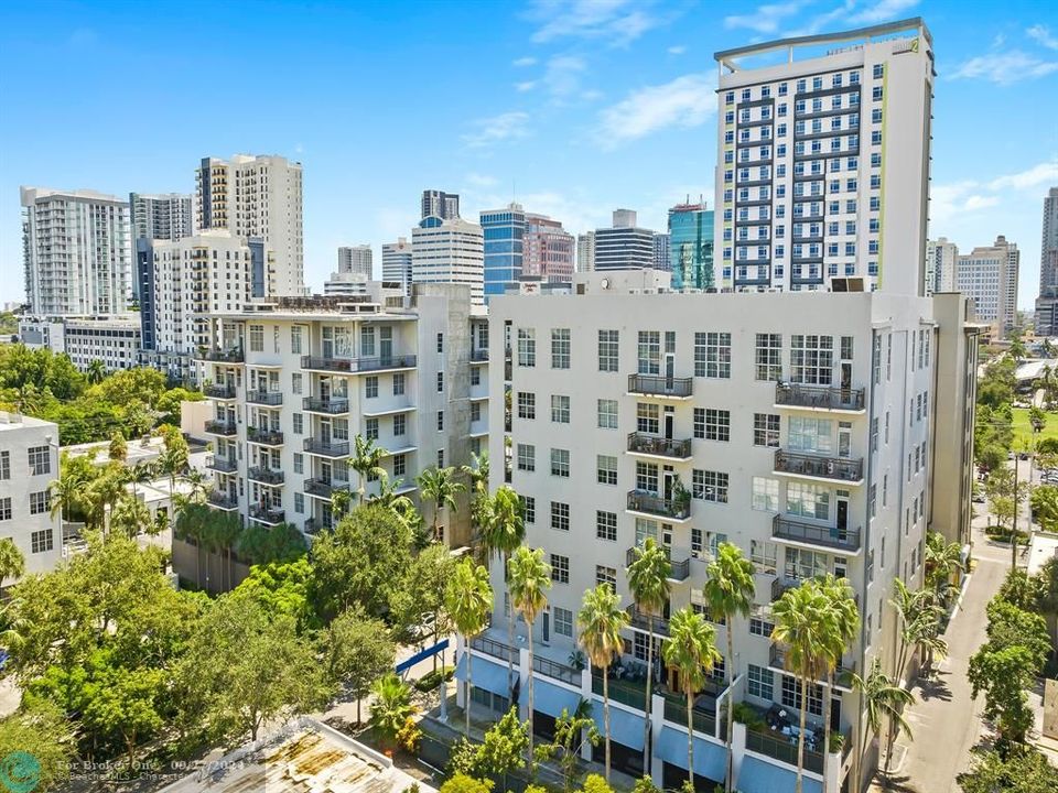 For Sale: $675,000 (2 beds, 2 baths, 1363 Square Feet)