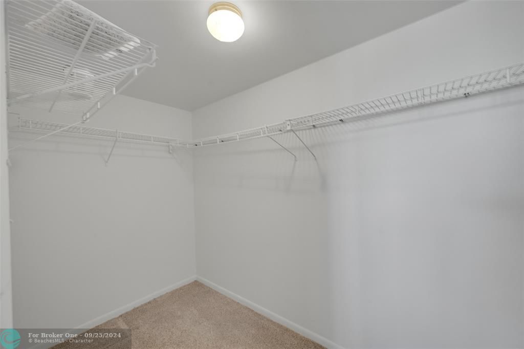 Active With Contract: $99,900 (1 beds, 1 baths, 760 Square Feet)