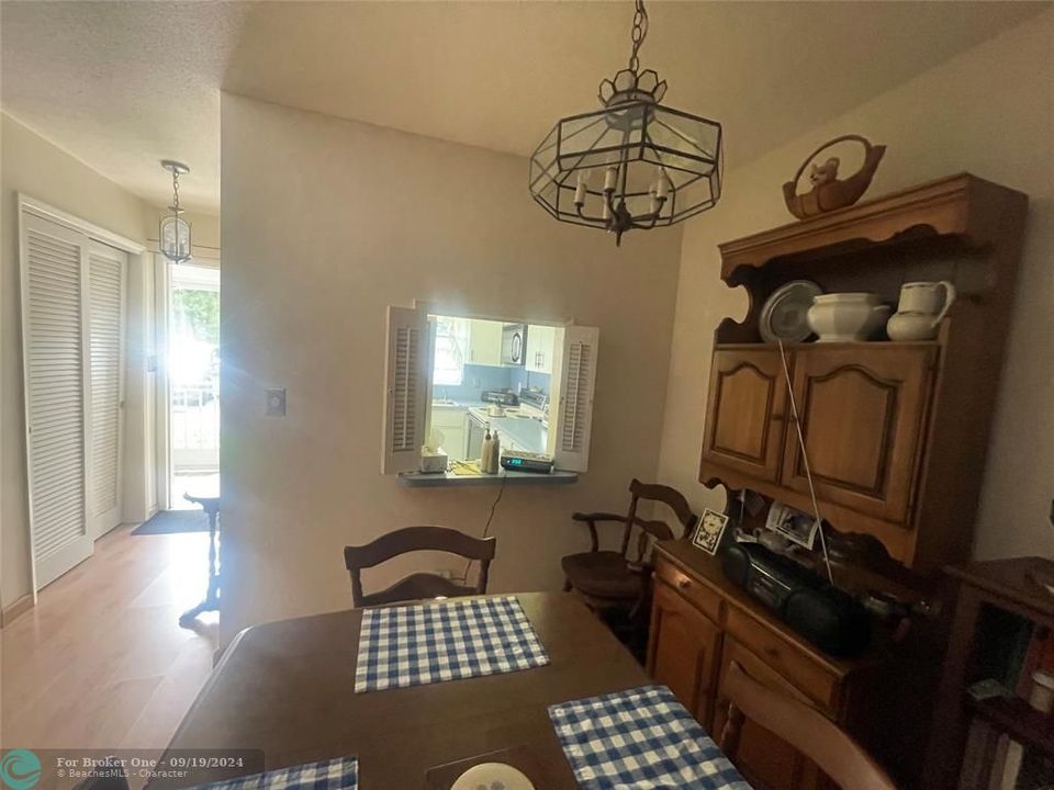 For Sale: $167,900 (2 beds, 2 baths, 920 Square Feet)