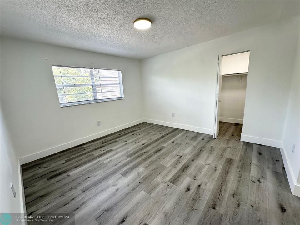 For Rent: $1,950 (1 beds, 1 baths, 859 Square Feet)