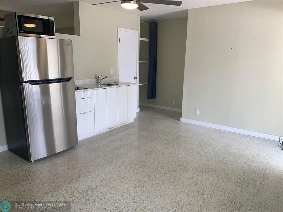 For Rent: $1,700 (1 beds, 1 baths, 550 Square Feet)