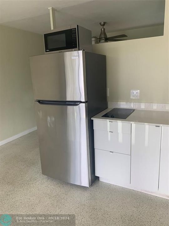 For Rent: $1,700 (1 beds, 1 baths, 550 Square Feet)