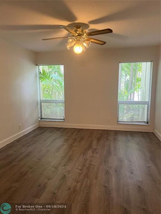 For Rent: $2,300 (2 beds, 1 baths, 1425 Square Feet)