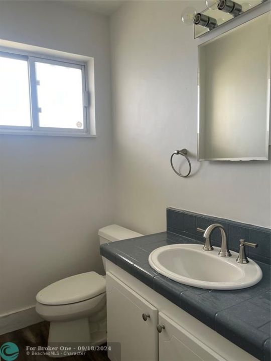 For Rent: $2,300 (2 beds, 1 baths, 1425 Square Feet)