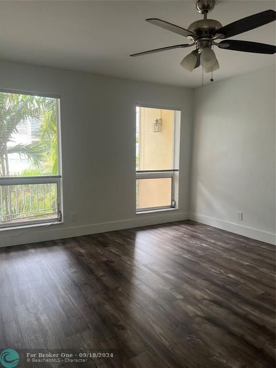 For Rent: $2,300 (2 beds, 1 baths, 1425 Square Feet)