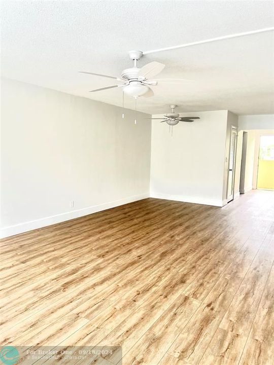 For Rent: $2,300 (2 beds, 1 baths, 1425 Square Feet)