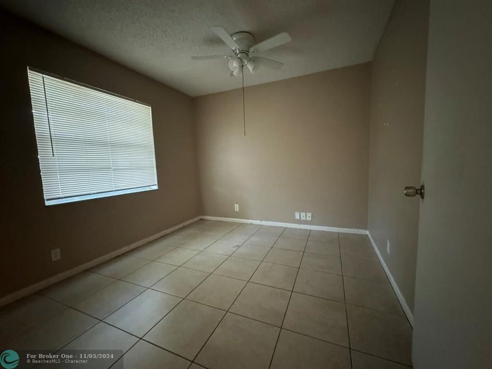 For Sale: $2,795 (3 beds, 2 baths, 1195 Square Feet)