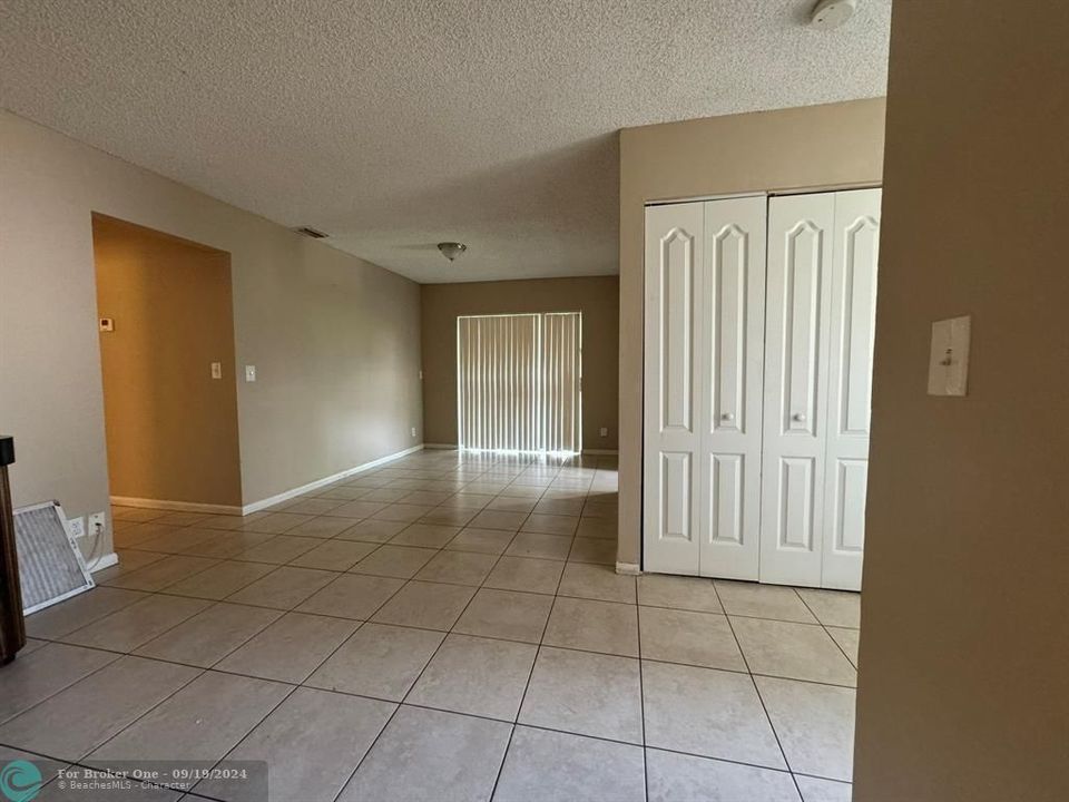 For Sale: $2,795 (3 beds, 2 baths, 1195 Square Feet)