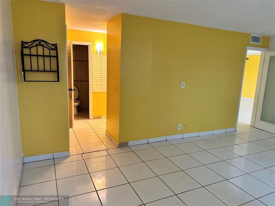 For Sale: $219,900 (2 beds, 2 baths, 1173 Square Feet)