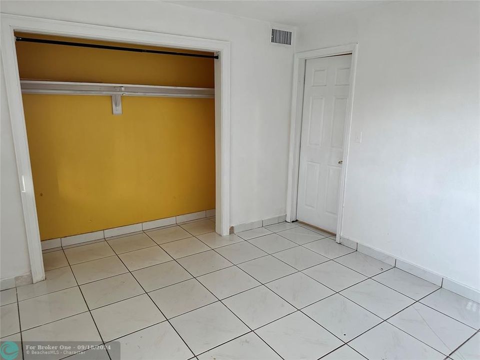 For Sale: $219,900 (2 beds, 2 baths, 1173 Square Feet)