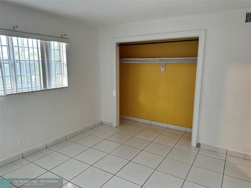 For Sale: $219,900 (2 beds, 2 baths, 1173 Square Feet)