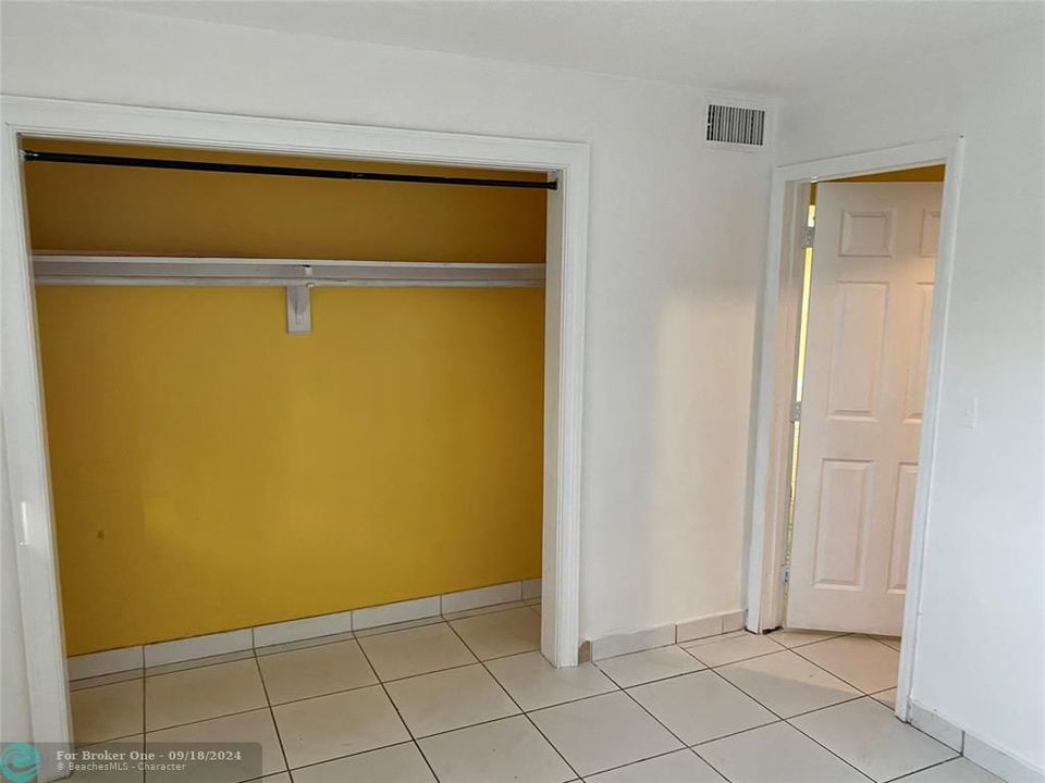 For Sale: $219,900 (2 beds, 2 baths, 1173 Square Feet)